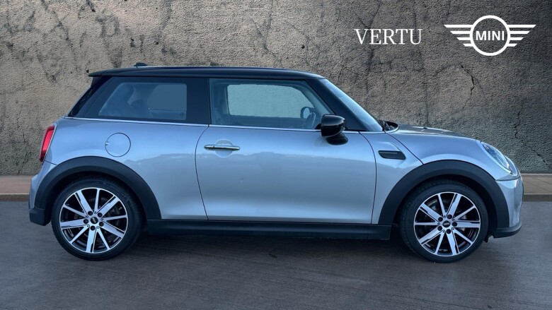 MINI Hatchback 1.5 Cooper Classic Premium 3dr Petrol Hatchback